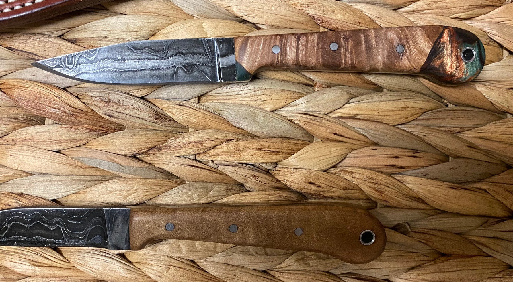 Locally Handcrafted - Hand Forged Damascus Steel - Fixed Blade Hunting Knife
