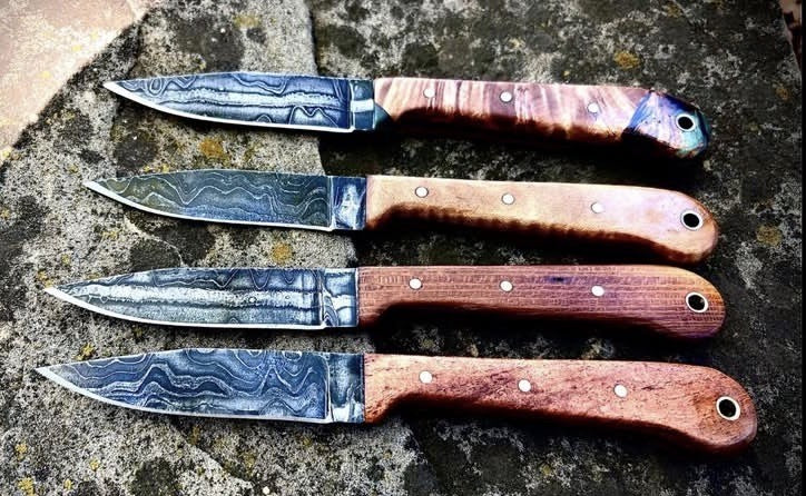Locally Handcrafted - Hand Forged Damascus Steel - Fixed Blade Hunting Knife