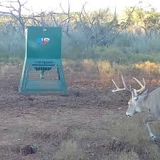 400# GreenGo Broadcast Deer Feeder